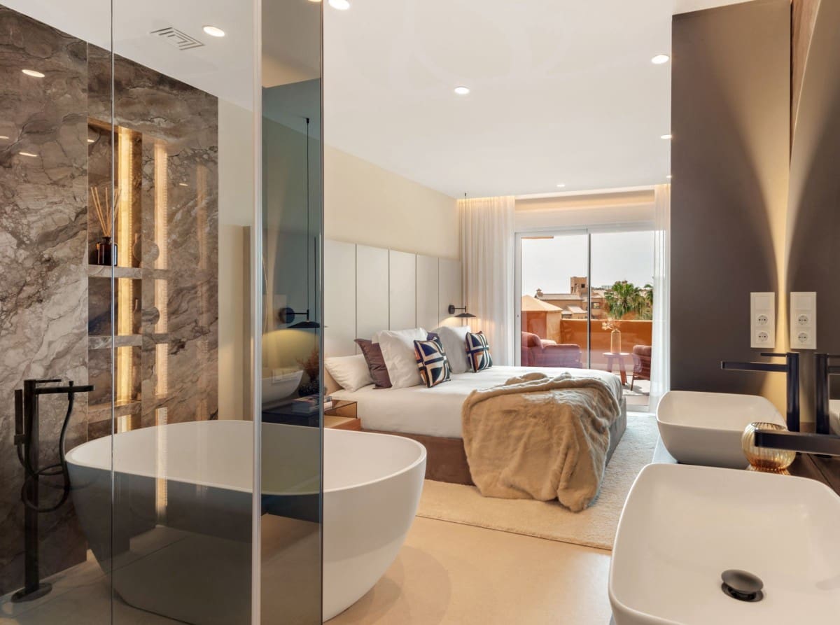 3 soveværelse Lejlighed til salg i Estepona med swimmingpool garage - € 2.395.000 (Ref: 9425986)