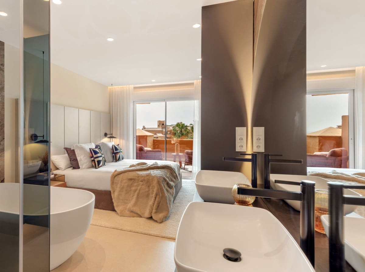 3 soveværelse Lejlighed til salg i Estepona med swimmingpool garage - € 2.395.000 (Ref: 9425986)