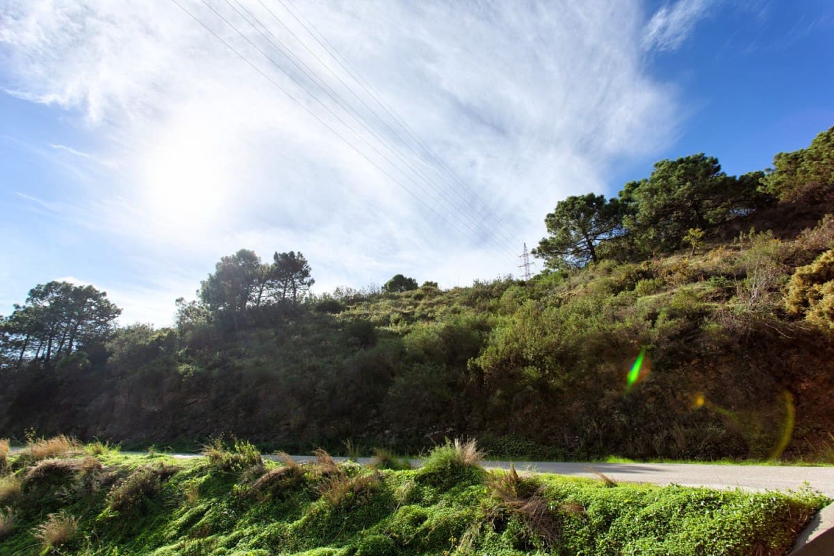 Rakentamaton maa myytävänä paikassa Estepona - 95 000 € (Ref: 9425988)