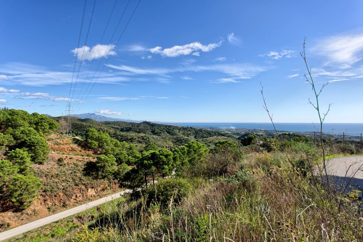 Rakentamaton maa myytävänä paikassa Estepona - 95 000 € (Ref: 9425988)