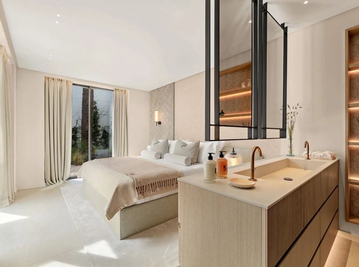 4 slaapkamer Villa te koop in Nueva Andalucia met zwembad garage - € 5.975.000 (Ref: 9425989)