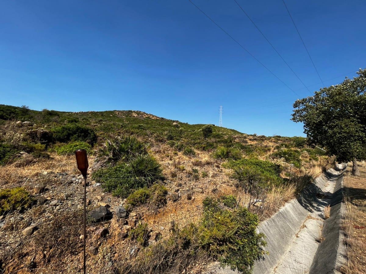 Ubebygd land til salgs i Estepona - € 695 000 (Ref: 9425990)