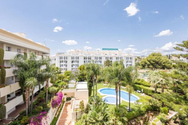 3 soveværelse Lejlighed til salg i Puerto Banus, Marbella med swimmingpool garage - € 1.180.000 (Ref: 9425992)