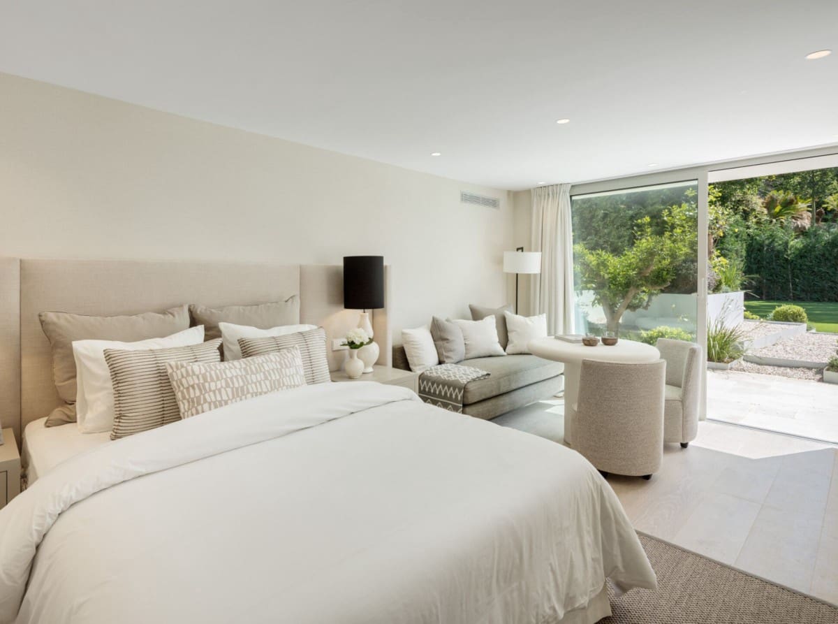 6 soverom Villa til salgs i Marbella med svømmebasseng garasje - € 8 950 000 (Ref: 9425993)