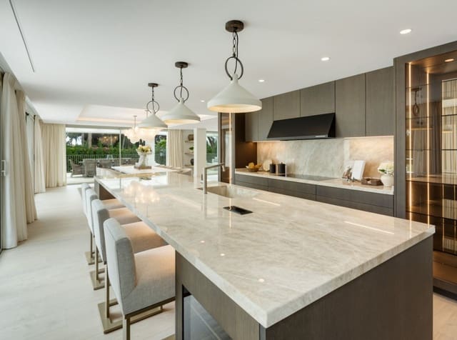 6 soverom Villa til salgs i Marbella med svømmebasseng garasje - € 8 950 000 (Ref: 9425993)