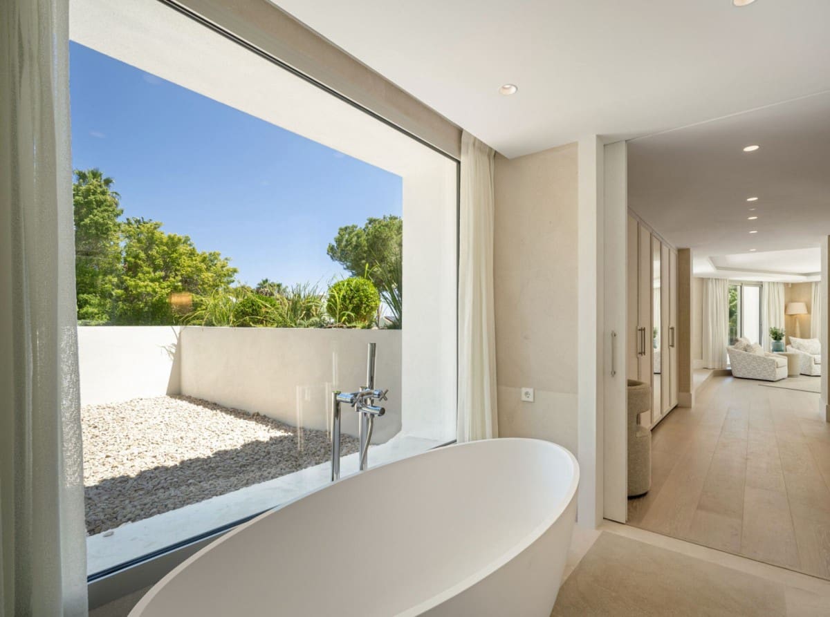 6 soverom Villa til salgs i Marbella med svømmebasseng garasje - € 8 950 000 (Ref: 9425993)