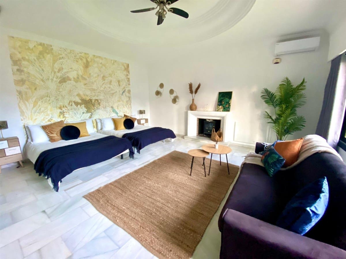 10 quarto Moradia para venda em Marbella com piscina garagem - 2 595 000 € (Ref: 9425995)