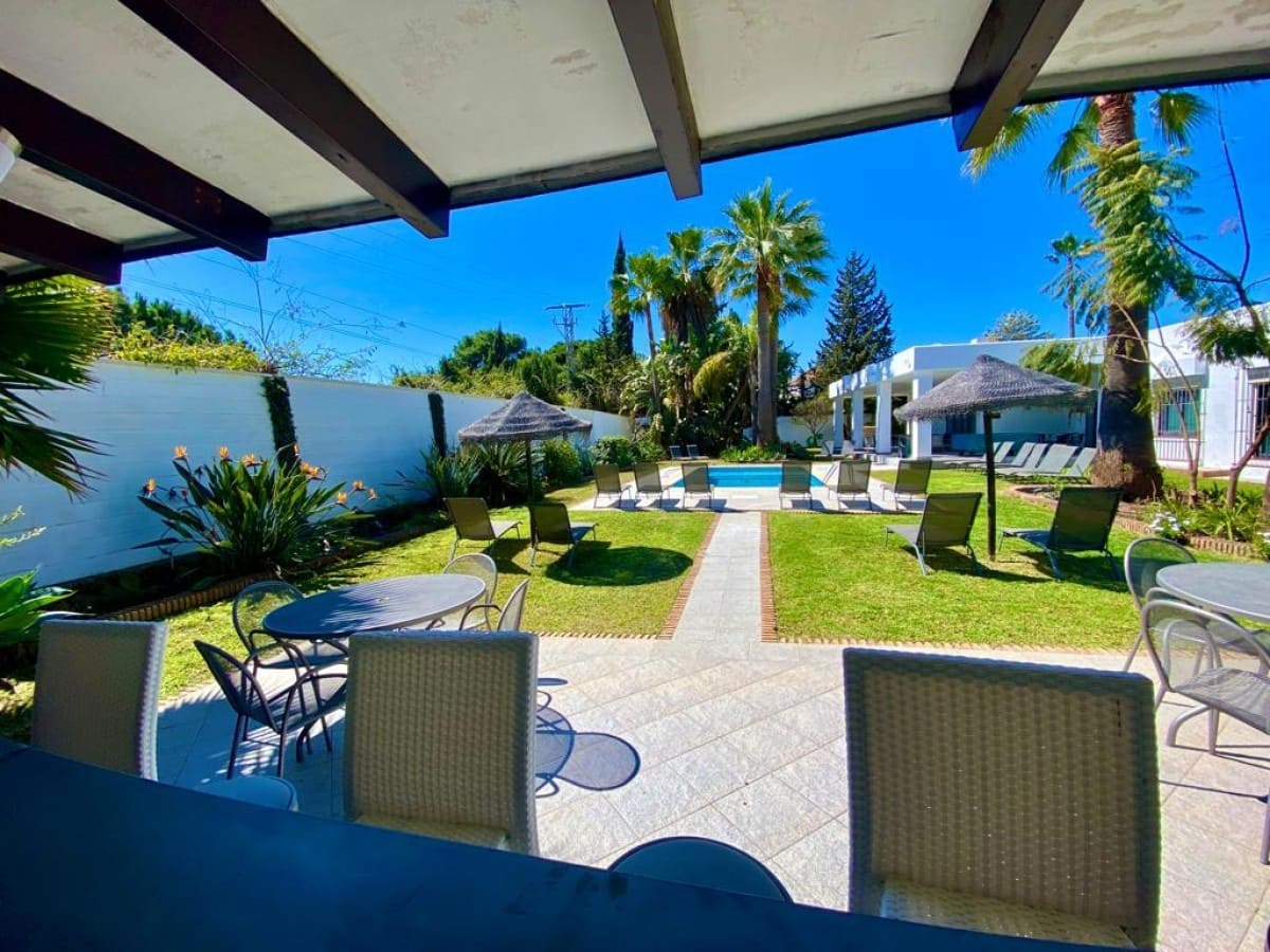 10 quarto Moradia para venda em Marbella com piscina garagem - 2 595 000 € (Ref: 9425995)