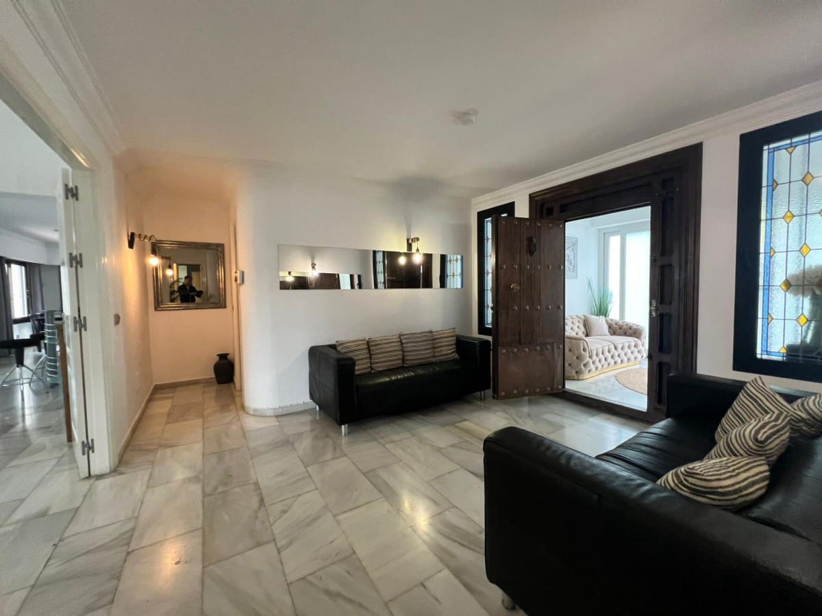 10 quarto Moradia para venda em Marbella com piscina garagem - 2 595 000 € (Ref: 9425995)