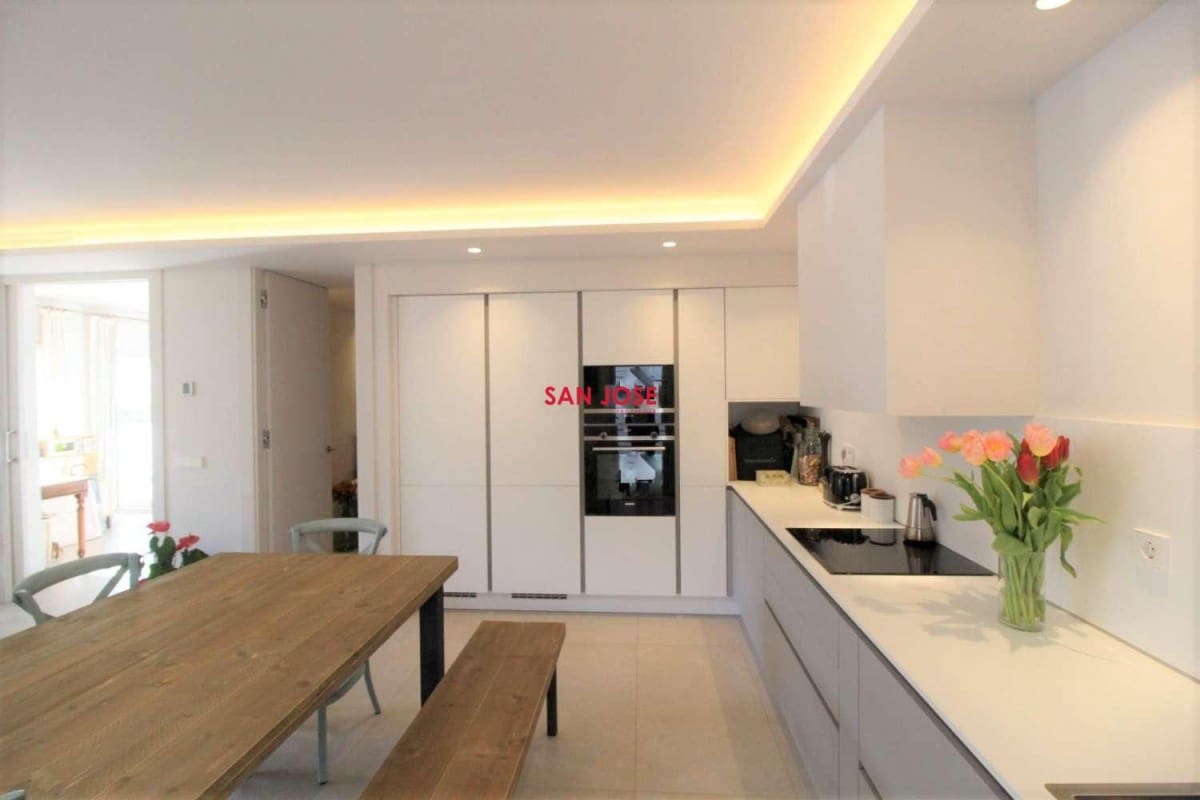 3 soveværelse Lejlighed til salg i Nueva Andalucia med swimmingpool garage - € 850.000 (Ref: 9425999)