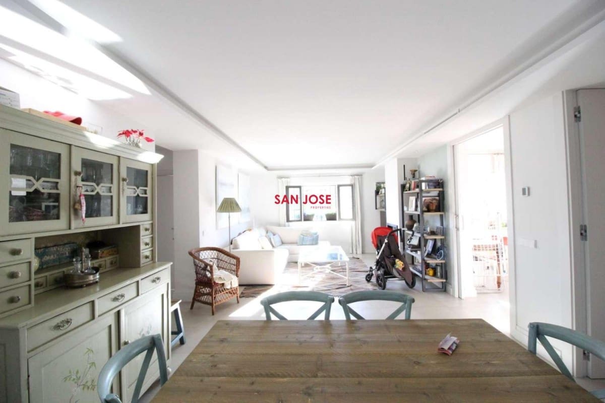 3 soveværelse Lejlighed til salg i Nueva Andalucia med swimmingpool garage - € 850.000 (Ref: 9425999)