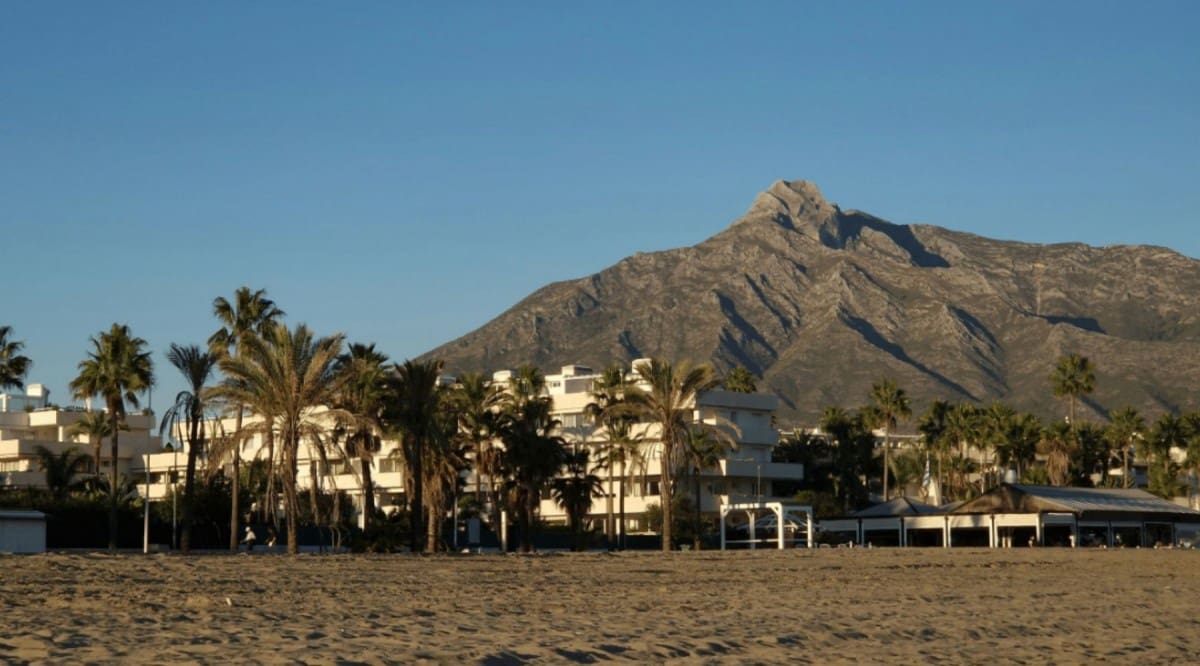 Chalet de 5 habitaciones en El Paraiso en venta con piscina garaje - 1.750.000 € (Ref: 9426000)