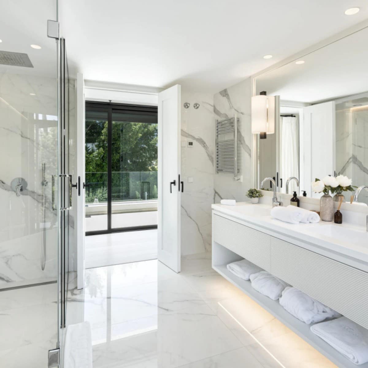 5 makuuhuone Huvila myytävänä paikassa Nueva Andalucia mukana uima-altaan 
autotalli - 6 950 000 € (Ref: 9426001)