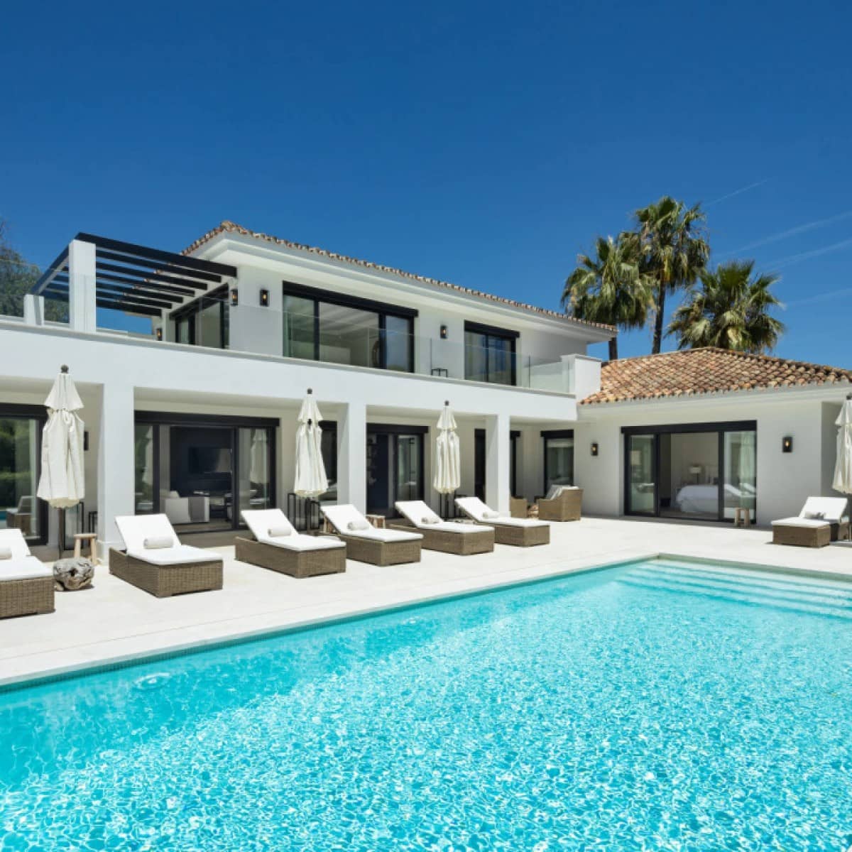 5 makuuhuone Huvila myytävänä paikassa Nueva Andalucia mukana uima-altaan 
autotalli - 6 950 000 € (Ref: 9426001)