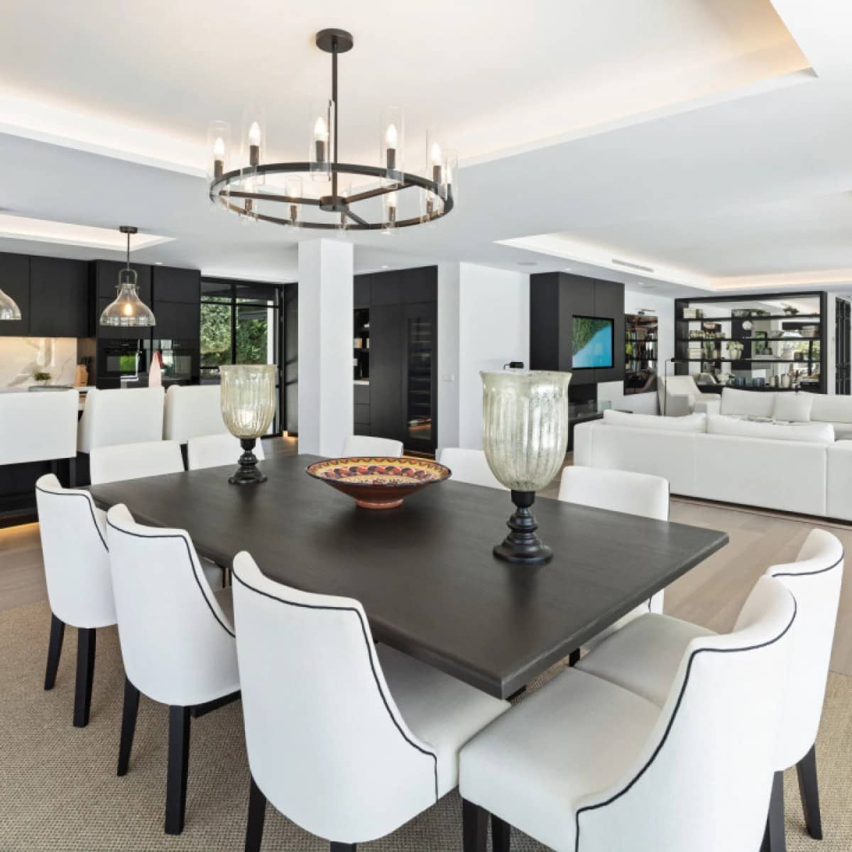 5 makuuhuone Huvila myytävänä paikassa Nueva Andalucia mukana uima-altaan 
autotalli - 6 950 000 € (Ref: 9426001)