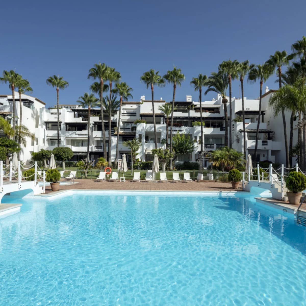 3 bedroom Apartment for sale in Golden Mile with pool garage - € 3,950,000 (Ref: 9426002)