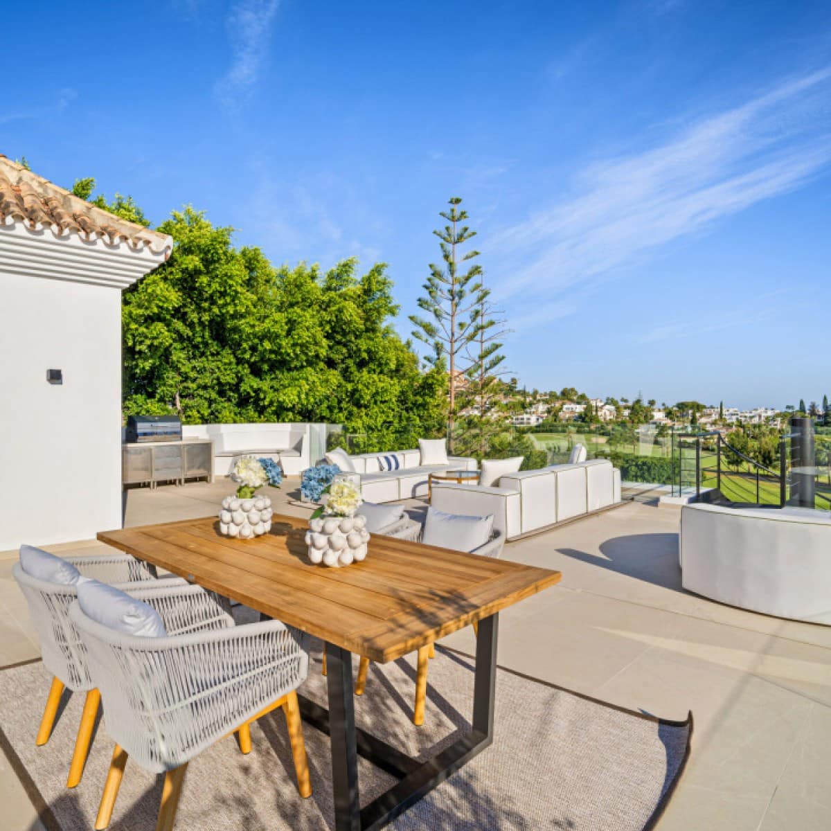 6 makuuhuone Huvila myytävänä paikassa Nueva Andalucia mukana uima-altaan 
autotalli - 7 350 000 € (Ref: 9426004)