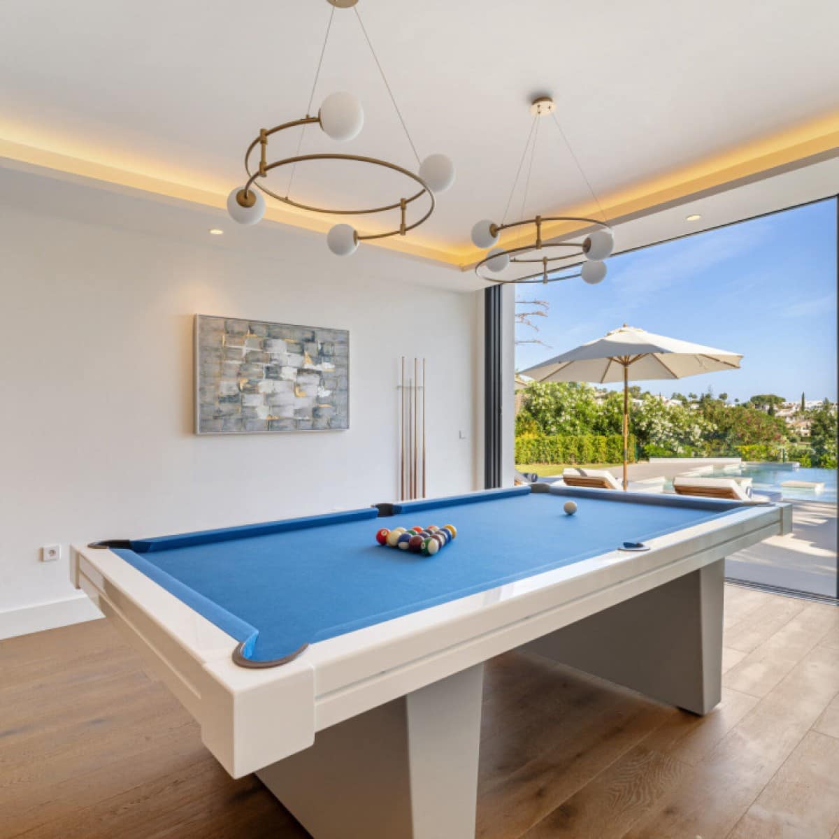 6 makuuhuone Huvila myytävänä paikassa Nueva Andalucia mukana uima-altaan 
autotalli - 7 350 000 € (Ref: 9426004)