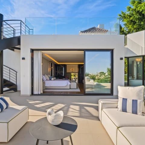 6 makuuhuone Huvila myytävänä paikassa Nueva Andalucia, Marbella mukana uima-altaan 
autotalli - 7 350 000 € (Ref: 9426004)