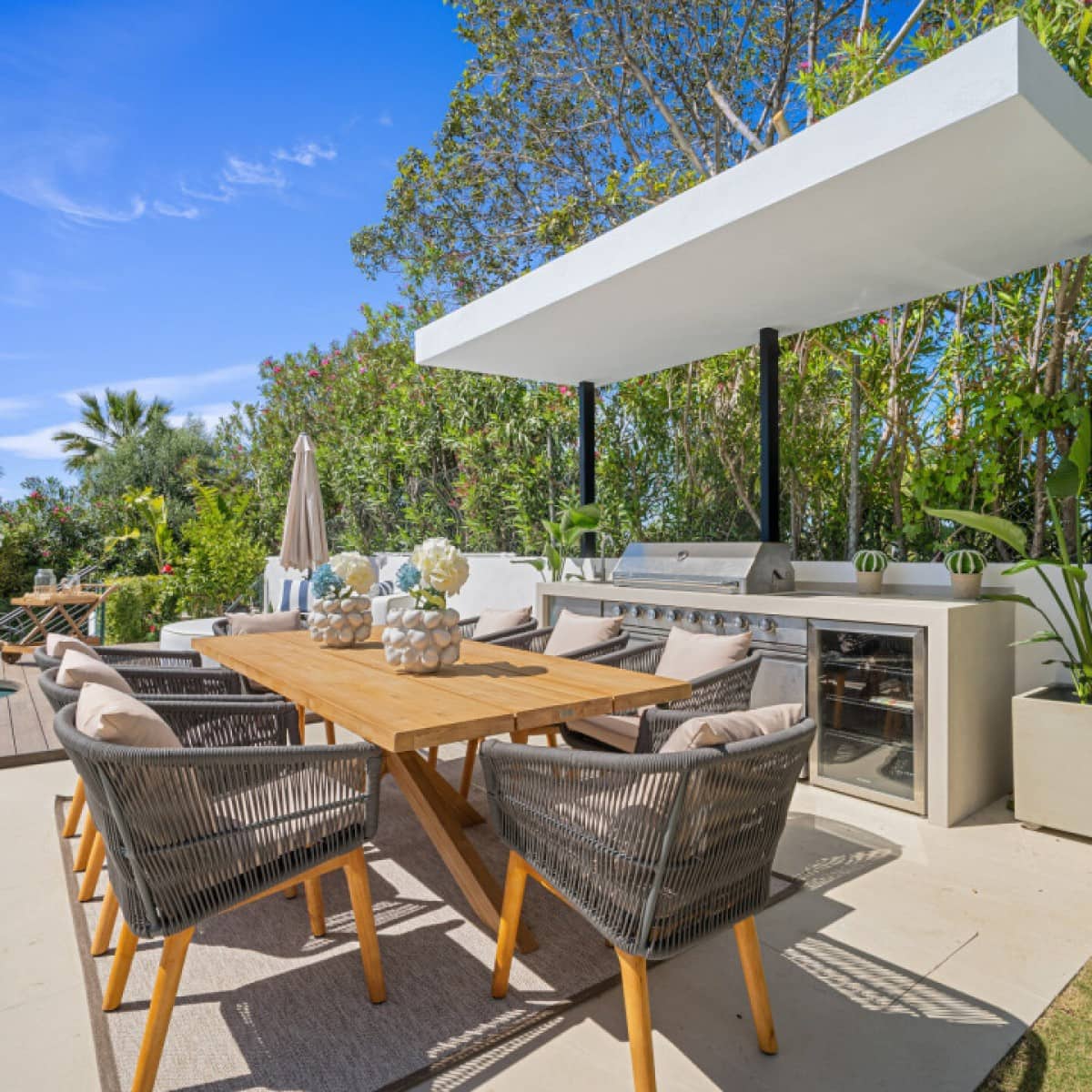 6 makuuhuone Huvila myytävänä paikassa Nueva Andalucia mukana uima-altaan 
autotalli - 7 350 000 € (Ref: 9426004)