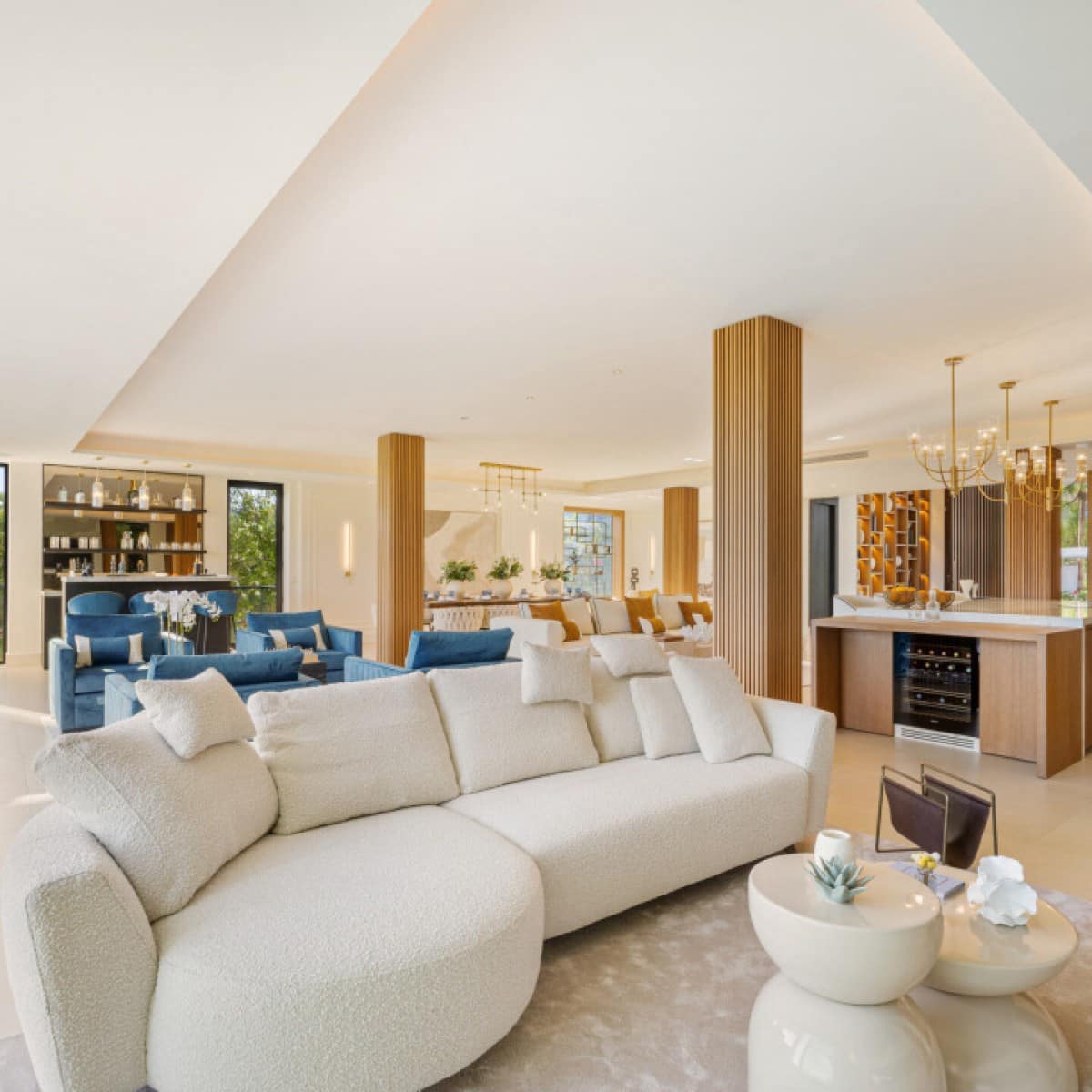 6 makuuhuone Huvila myytävänä paikassa Nueva Andalucia mukana uima-altaan 
autotalli - 7 350 000 € (Ref: 9426004)