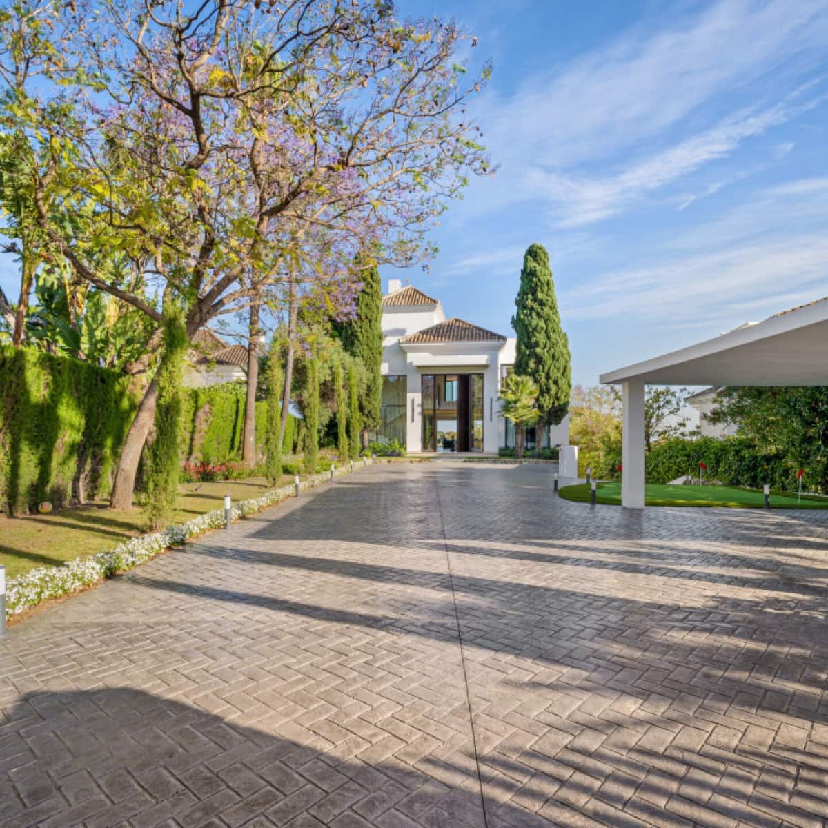 6 makuuhuone Huvila myytävänä paikassa Nueva Andalucia mukana uima-altaan 
autotalli - 7 350 000 € (Ref: 9426004)