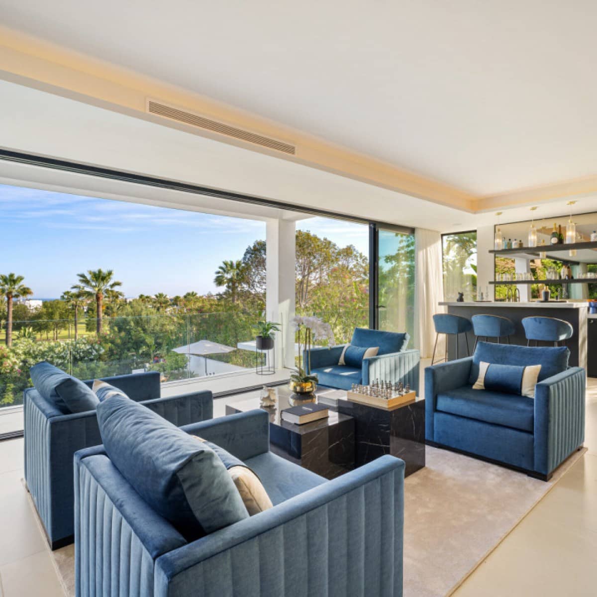 6 makuuhuone Huvila myytävänä paikassa Nueva Andalucia mukana uima-altaan 
autotalli - 7 350 000 € (Ref: 9426004)