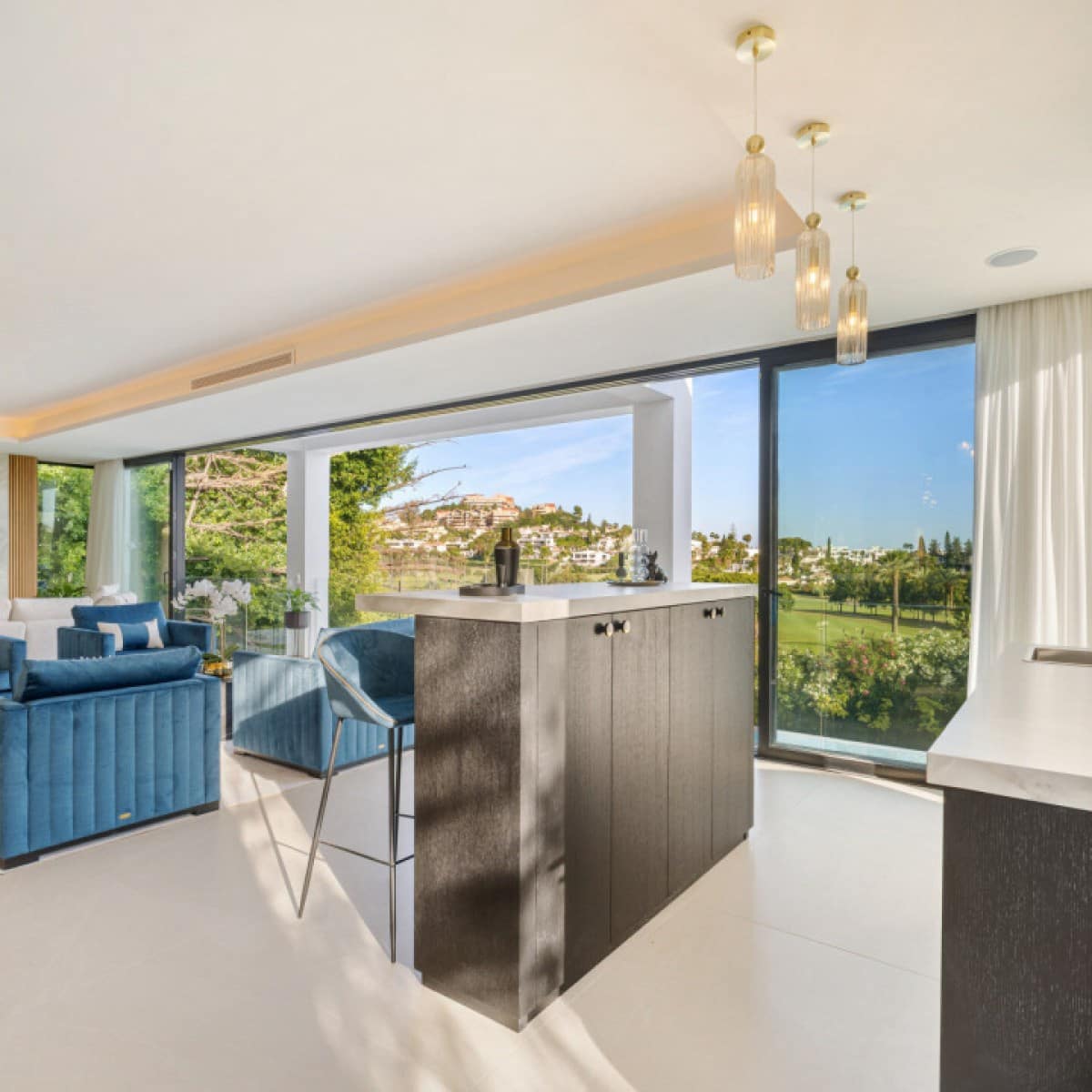 6 makuuhuone Huvila myytävänä paikassa Nueva Andalucia mukana uima-altaan 
autotalli - 7 350 000 € (Ref: 9426004)