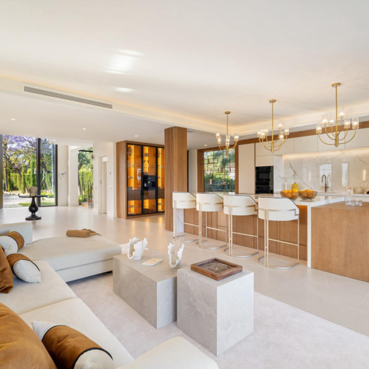 6 makuuhuone Huvila myytävänä paikassa Nueva Andalucia mukana uima-altaan 
autotalli - 7 350 000 € (Ref: 9426004)