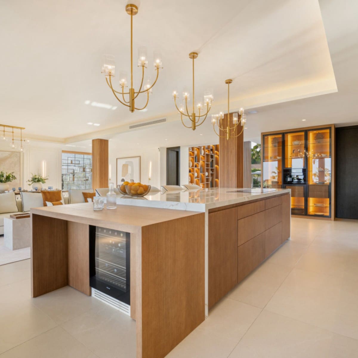 6 makuuhuone Huvila myytävänä paikassa Nueva Andalucia mukana uima-altaan 
autotalli - 7 350 000 € (Ref: 9426004)