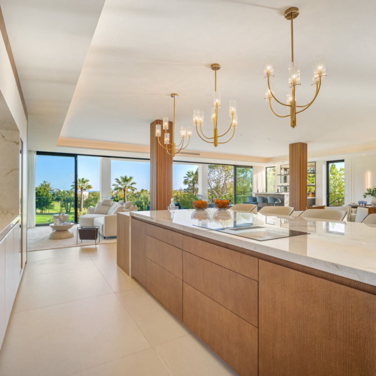 6 makuuhuone Huvila myytävänä paikassa Nueva Andalucia mukana uima-altaan 
autotalli - 7 350 000 € (Ref: 9426004)