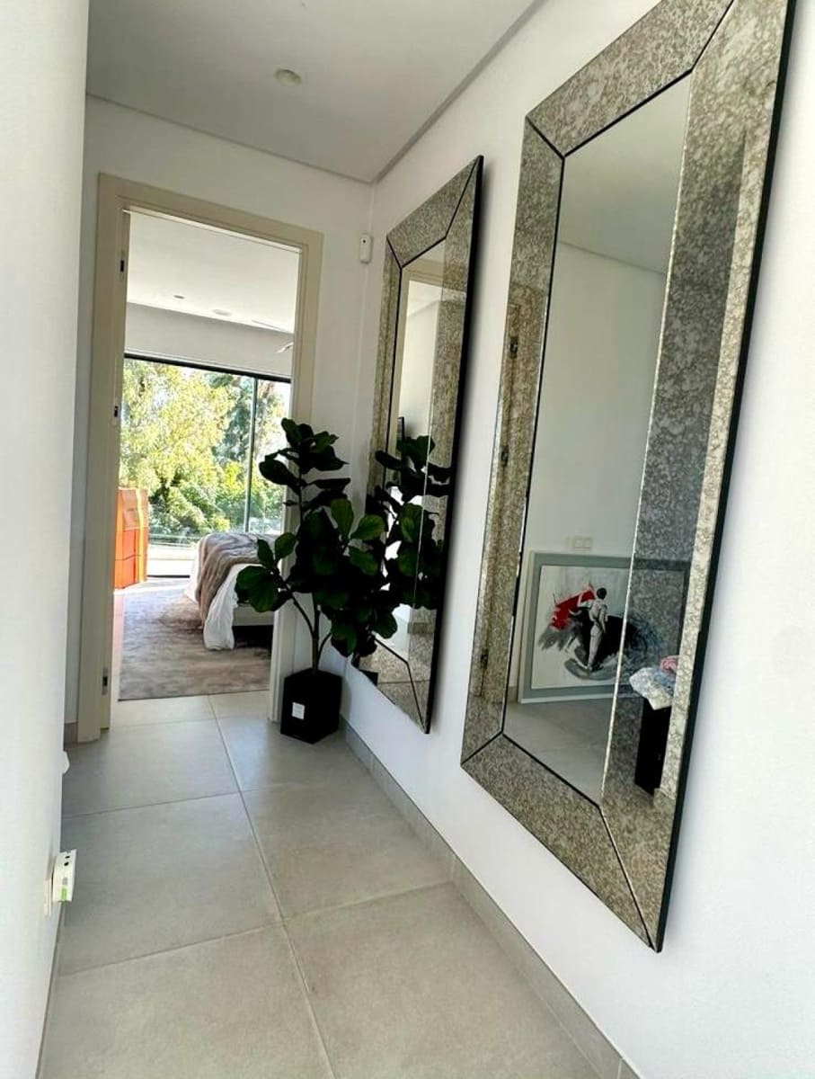 4 quarto Moradia para venda em Estepona com piscina - 1 799 000 € (Ref: 9426009)