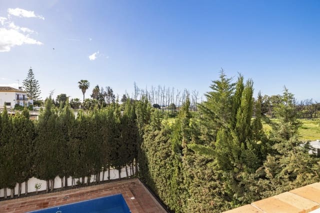 4 soveværelse Villa til salg i San Pedro de Alcantara, Marbella med swimmingpool - € 949.000 (Ref: 9426015)