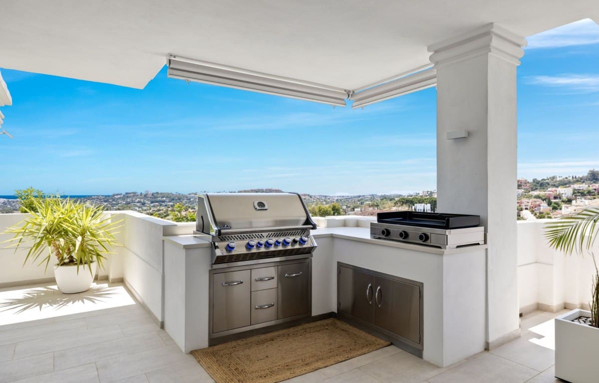 7 bedroom Apartment for sale in Nueva Andalucia with pool garage - € 4,300,000 (Ref: 9426017)