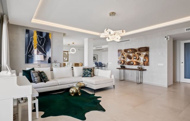 7 makuuhuone Huoneisto myytävänä paikassa Nueva Andalucia, Marbella mukana uima-altaan 
autotalli - 4 300 000 € (Ref: 9426017)