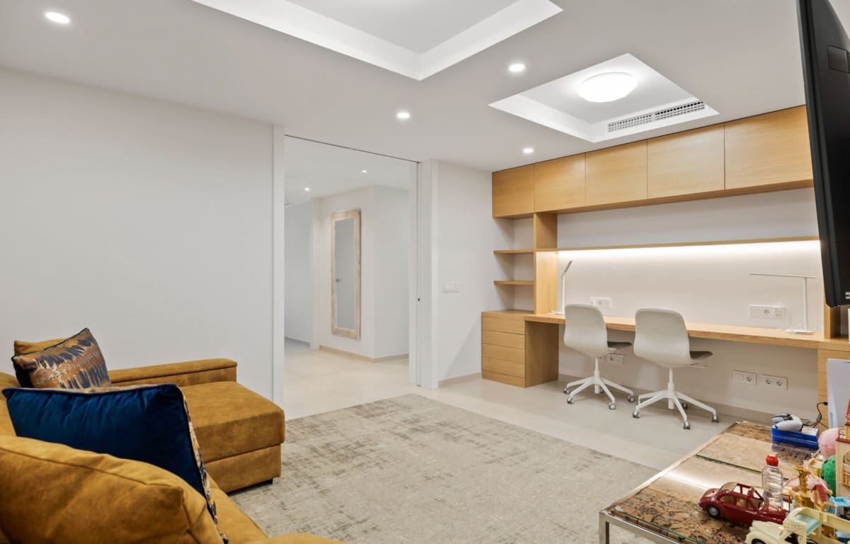 7 bedroom Apartment for sale in Nueva Andalucia with pool garage - € 4,300,000 (Ref: 9426017)