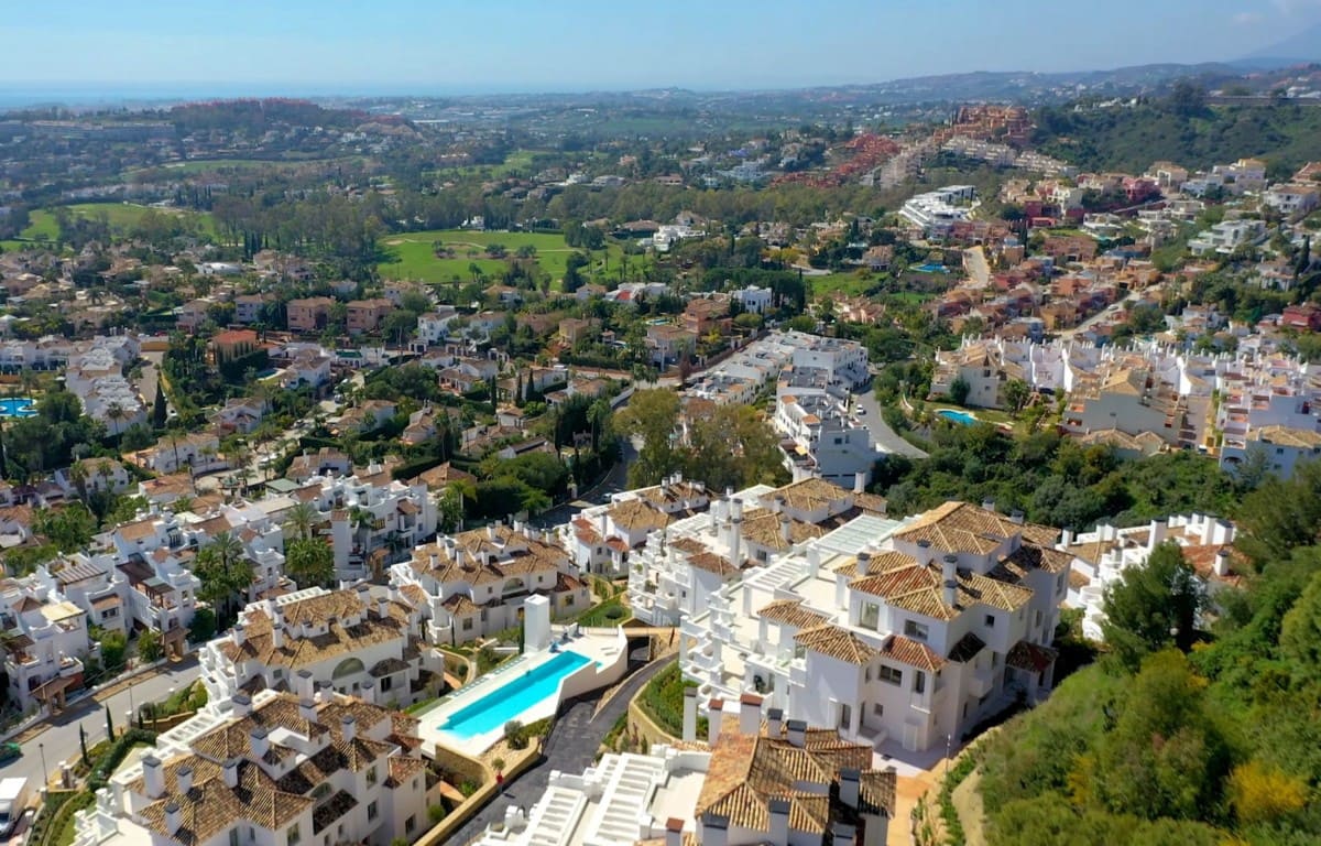 7 chambre Appartement à vendre à Nueva Andalucia avec piscine garage - 4 300 000 € (Ref: 9426017)
