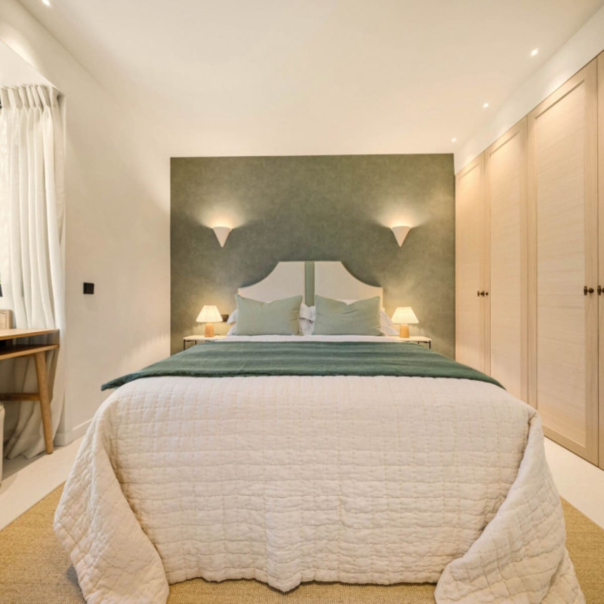 4 makuuhuone Huvila myytävänä paikassa Nueva Andalucia mukana uima-altaan 
autotalli - 4 350 000 € (Ref: 9426022)