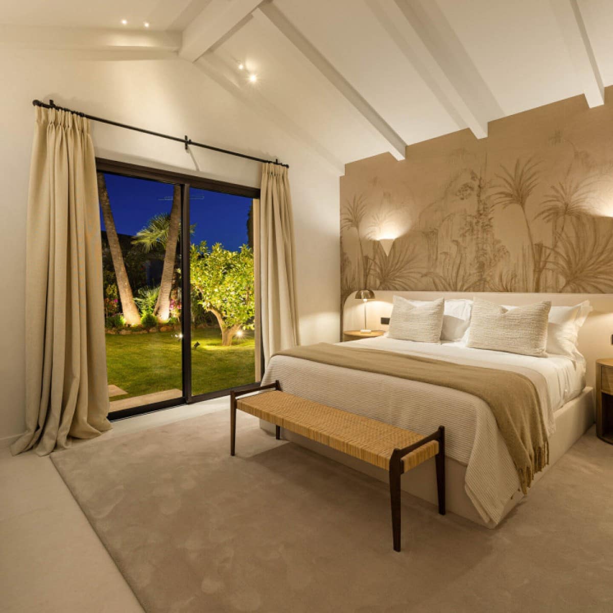 4 makuuhuone Huvila myytävänä paikassa Nueva Andalucia mukana uima-altaan 
autotalli - 4 350 000 € (Ref: 9426022)