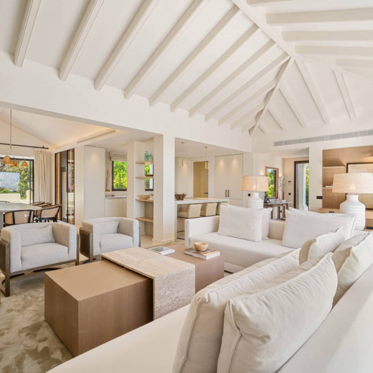 4 makuuhuone Huvila myytävänä paikassa Nueva Andalucia mukana uima-altaan 
autotalli - 4 350 000 € (Ref: 9426022)