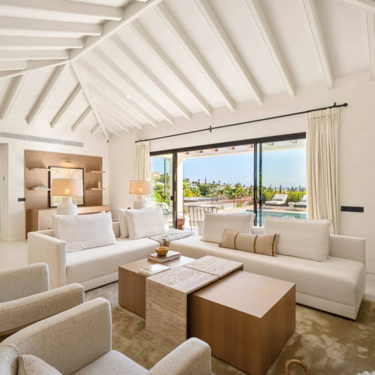 4 makuuhuone Huvila myytävänä paikassa Nueva Andalucia mukana uima-altaan 
autotalli - 4 350 000 € (Ref: 9426022)