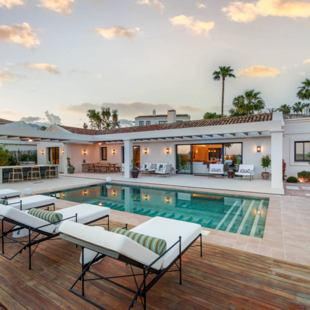 4 makuuhuone Huvila myytävänä paikassa Nueva Andalucia mukana uima-altaan 
autotalli - 4 350 000 € (Ref: 9426022)