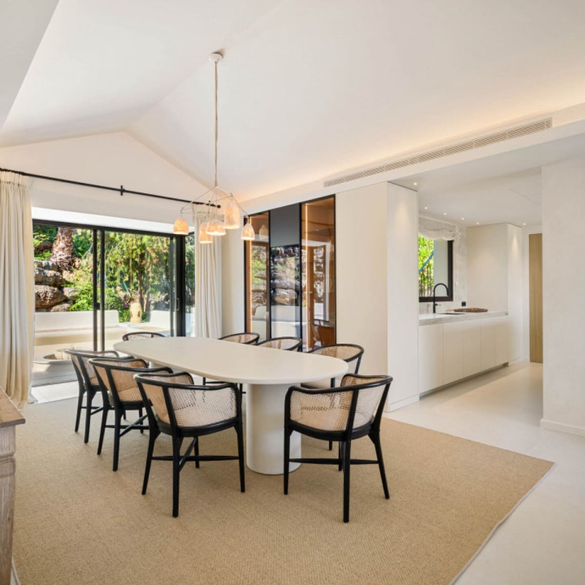 4 makuuhuone Huvila myytävänä paikassa Nueva Andalucia mukana uima-altaan 
autotalli - 4 350 000 € (Ref: 9426022)