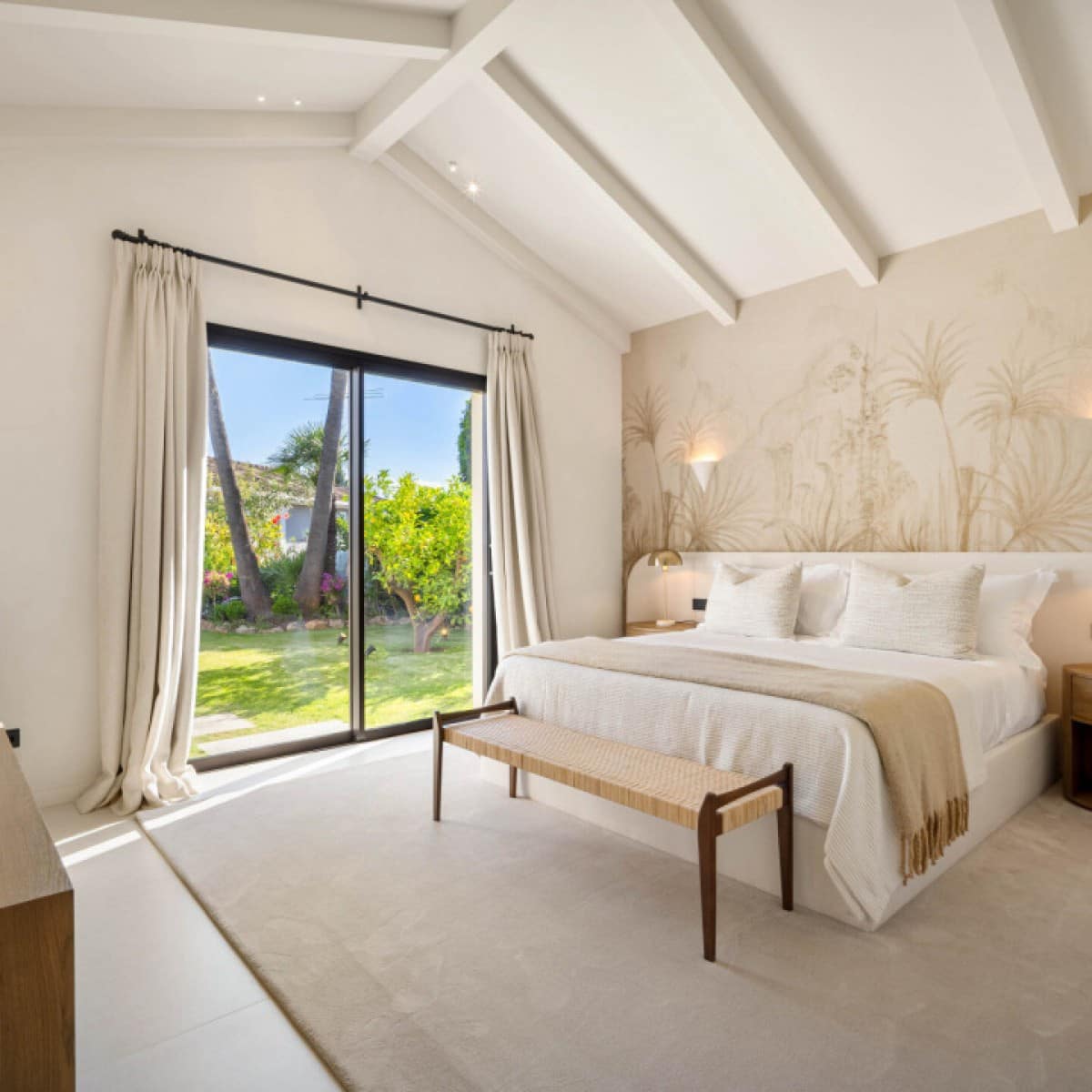 4 makuuhuone Huvila myytävänä paikassa Nueva Andalucia mukana uima-altaan 
autotalli - 4 350 000 € (Ref: 9426022)