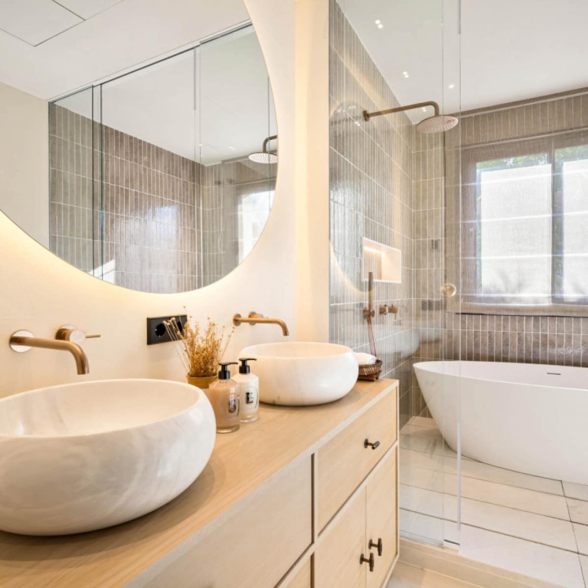 4 makuuhuone Huvila myytävänä paikassa Nueva Andalucia mukana uima-altaan 
autotalli - 4 350 000 € (Ref: 9426022)