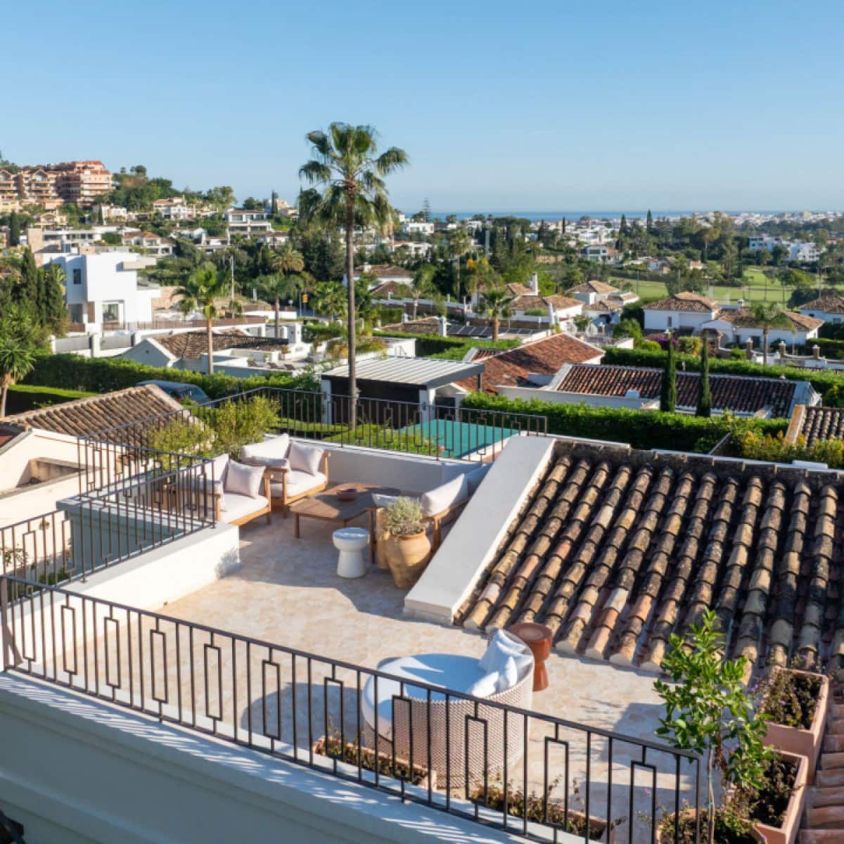 4 makuuhuone Huvila myytävänä paikassa Nueva Andalucia mukana uima-altaan 
autotalli - 4 350 000 € (Ref: 9426022)