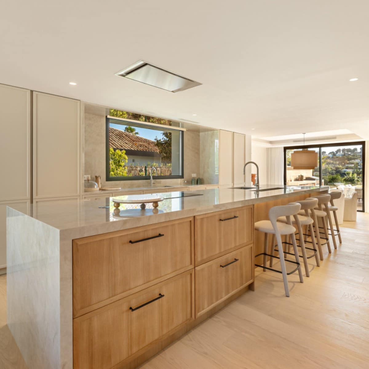 6 makuuhuone Huvila myytävänä paikassa Nueva Andalucia mukana uima-altaan 
autotalli - 8 650 000 € (Ref: 9426023)