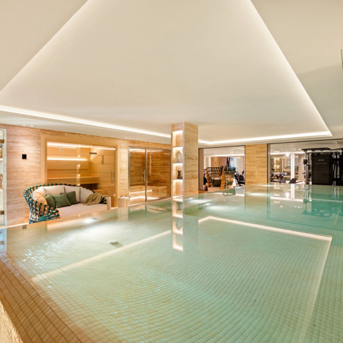 6 makuuhuone Huvila myytävänä paikassa Nueva Andalucia mukana uima-altaan 
autotalli - 8 650 000 € (Ref: 9426023)