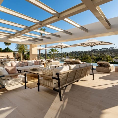 6 makuuhuone Huvila myytävänä paikassa Nueva Andalucia, Marbella mukana uima-altaan 
autotalli - 8 650 000 € (Ref: 9426023)