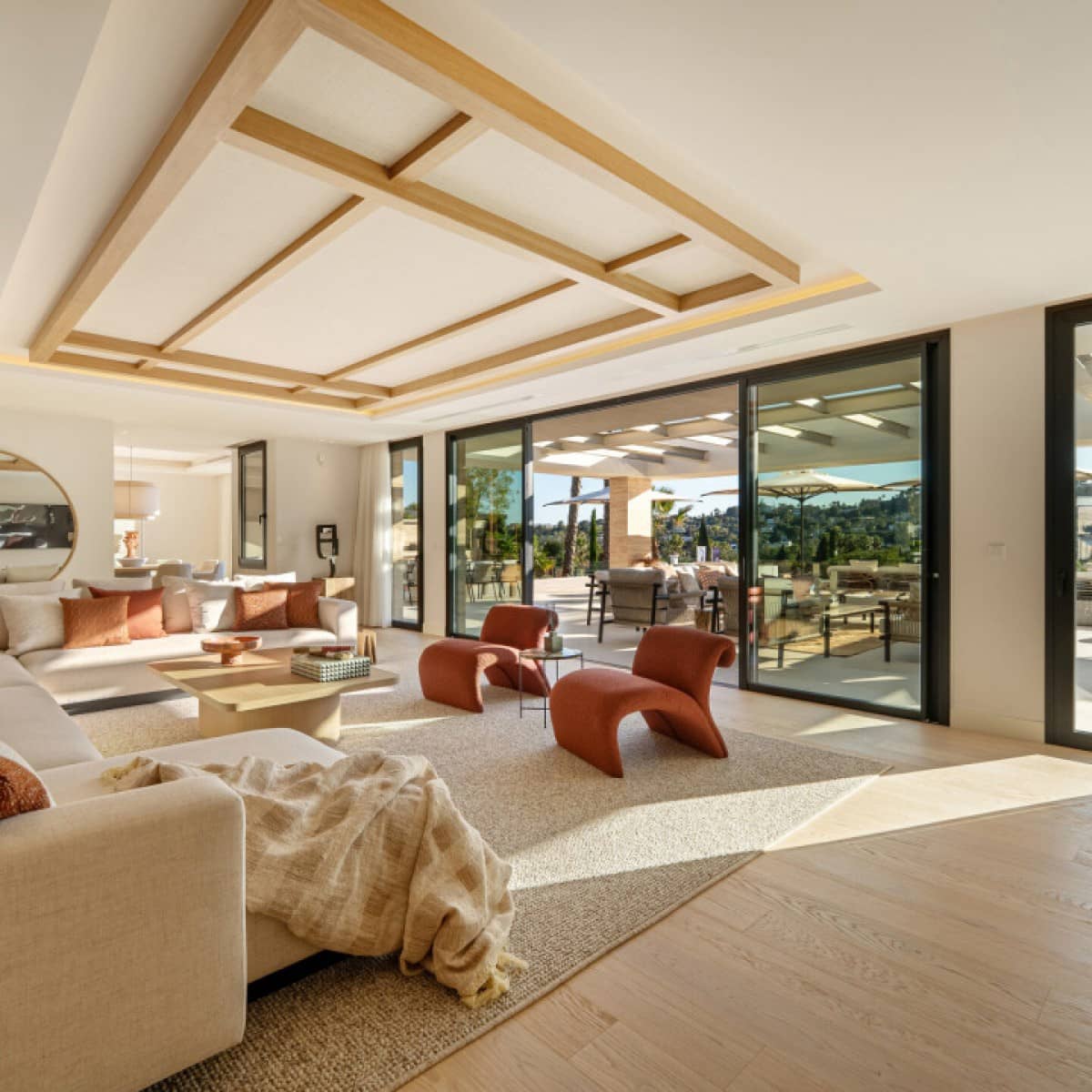 6 makuuhuone Huvila myytävänä paikassa Nueva Andalucia mukana uima-altaan 
autotalli - 8 650 000 € (Ref: 9426023)